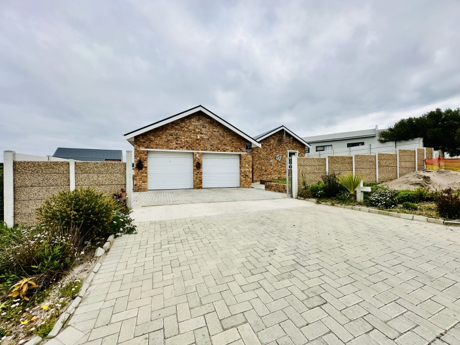 3 Bedroom Property for Sale in De Kelders Western Cape